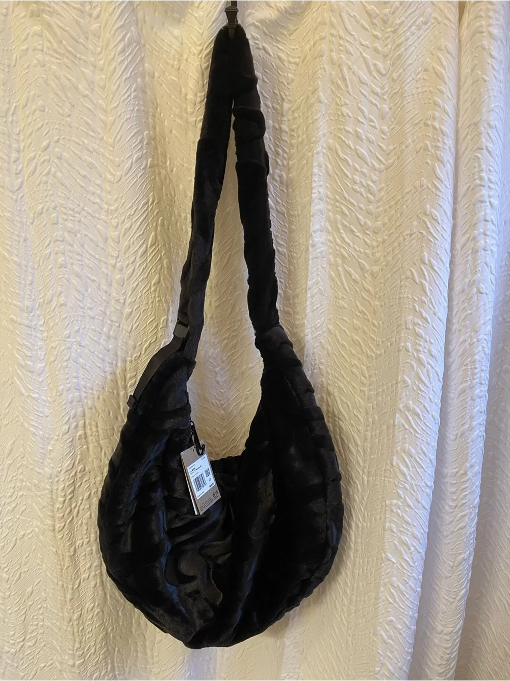 Nike Sportswear Black Faux Fur Slouchy Bag - NWT **